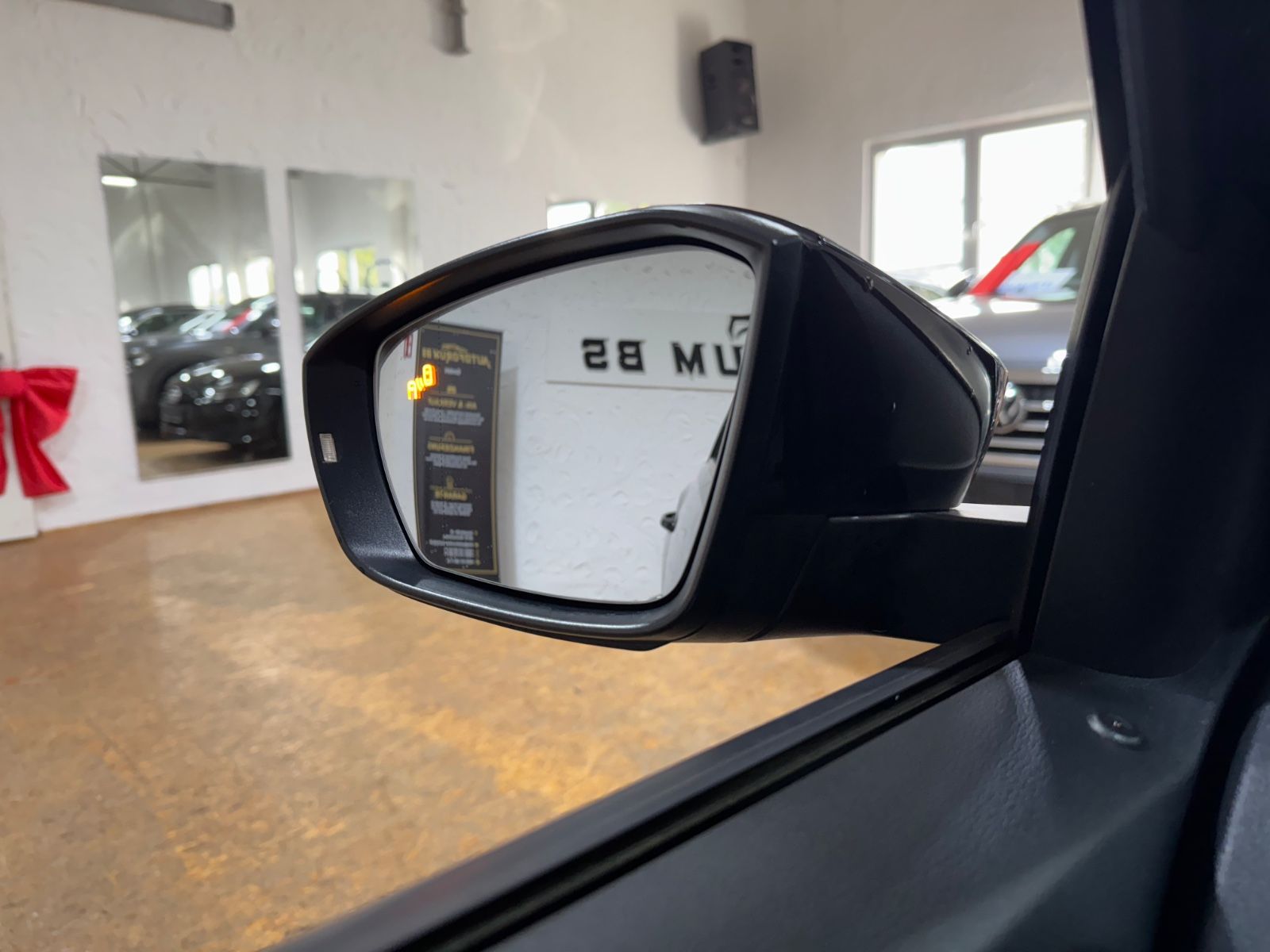 Volkswagen T-Roc Style 1.5 TSI - Samsaru's Car Outlet