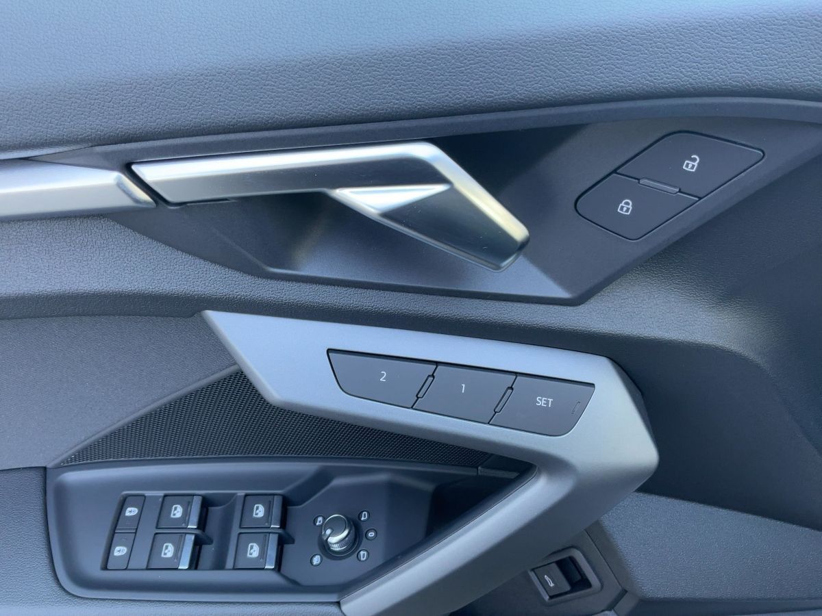 Audi A3 Sportback 35 TFSI S-TR ADVANCED - Samsaru's Car Outlet