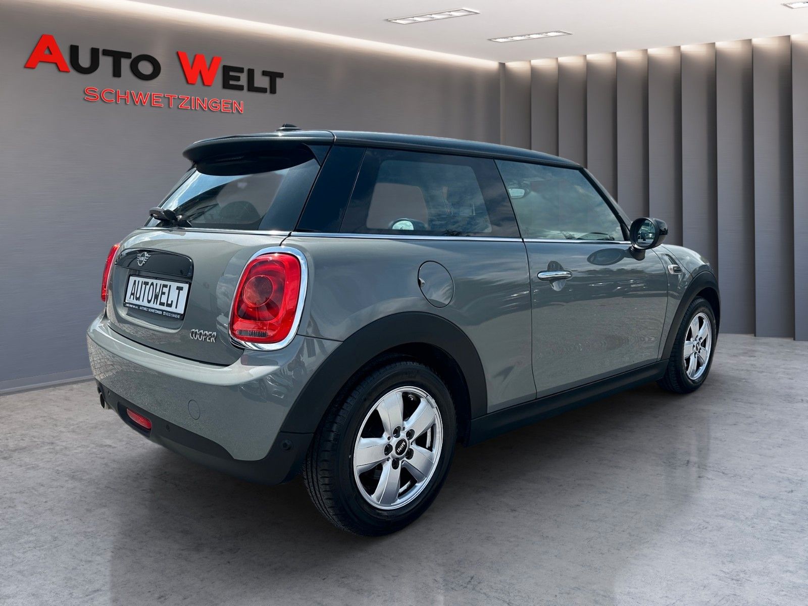 MINI COOPER Essential - Samsaru's Car Outlet