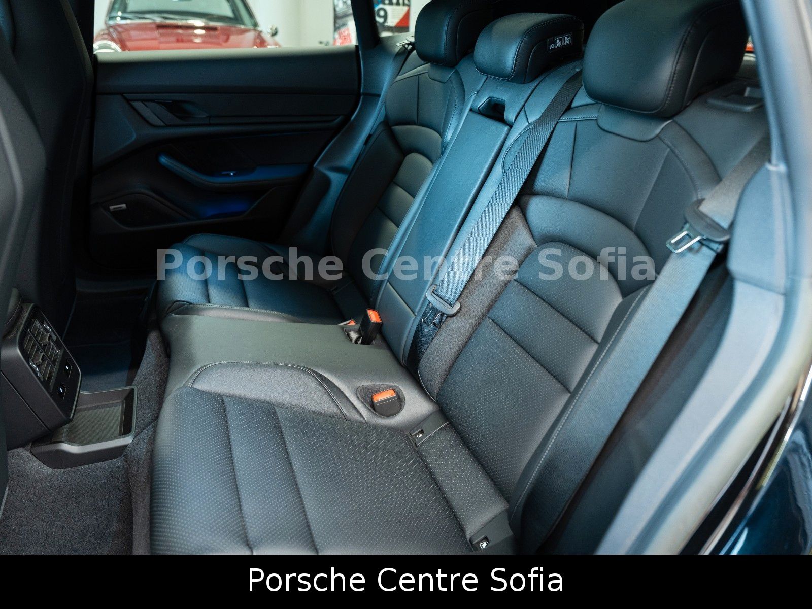 Porsche Taycan Cross Turismo 4