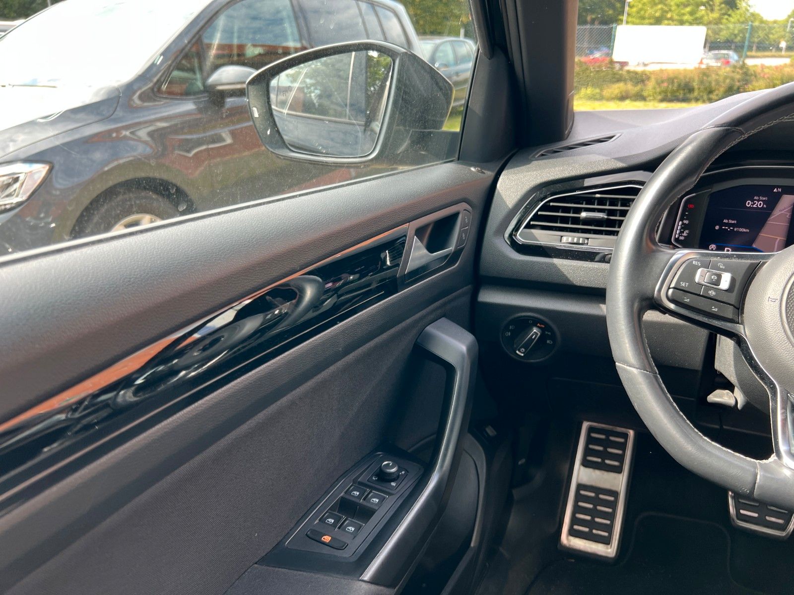 Volkswagen T-Roc 1.5TSi DSG Black - Samsaru's Car Outlet