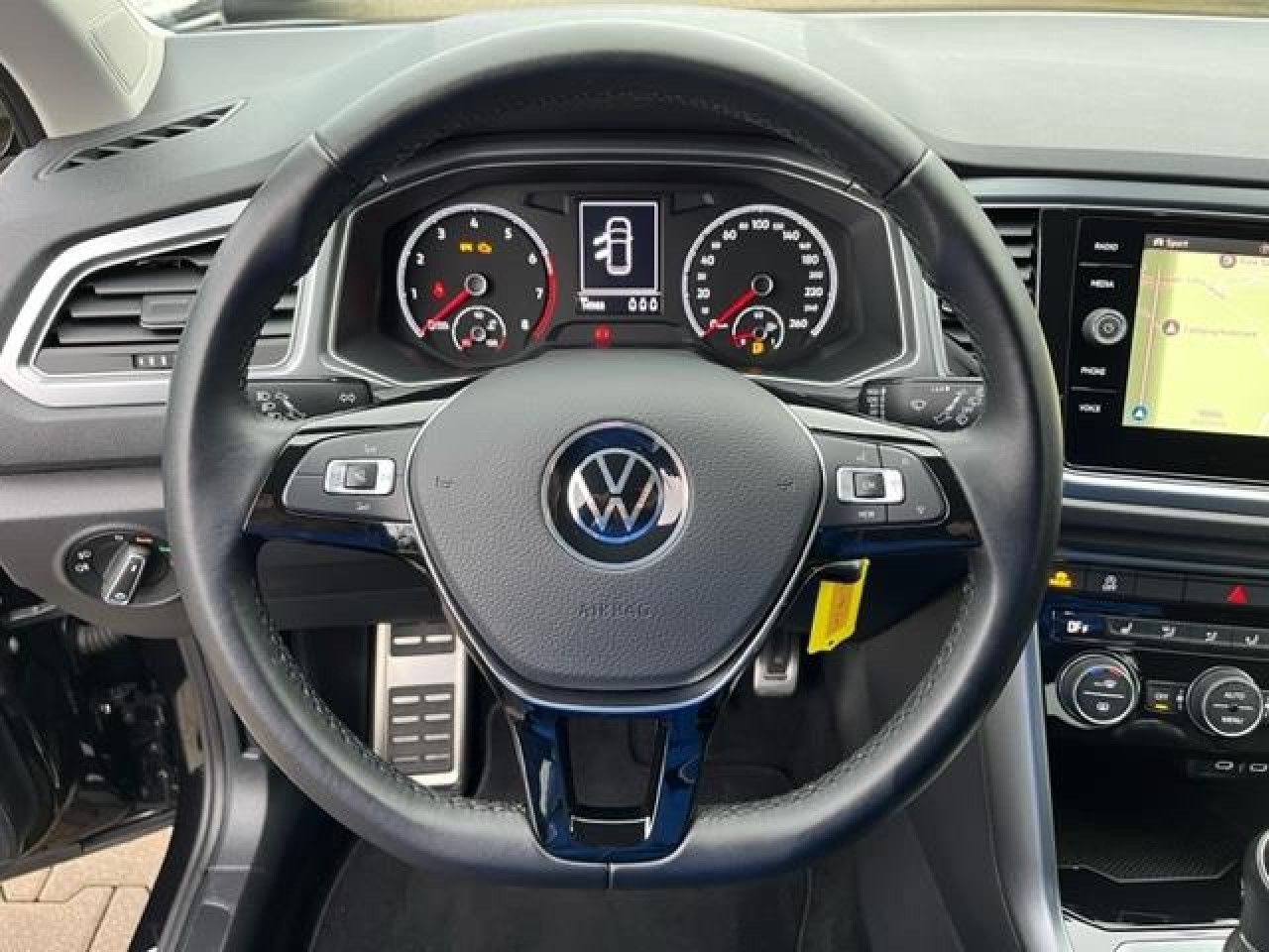 Volkswagen T-Roc Active 1.5 TSI - Samsaru's Car Outlet