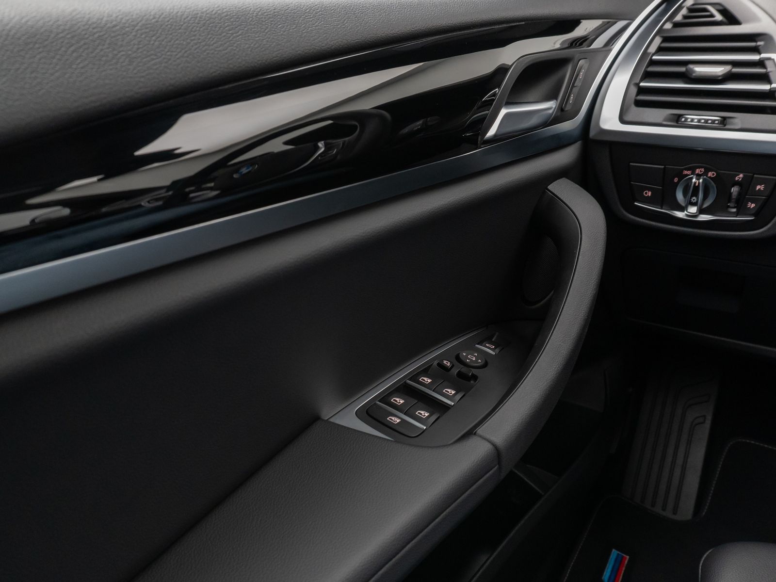 BMW X3 xD30i Sport - Samsaru's Car Outlet