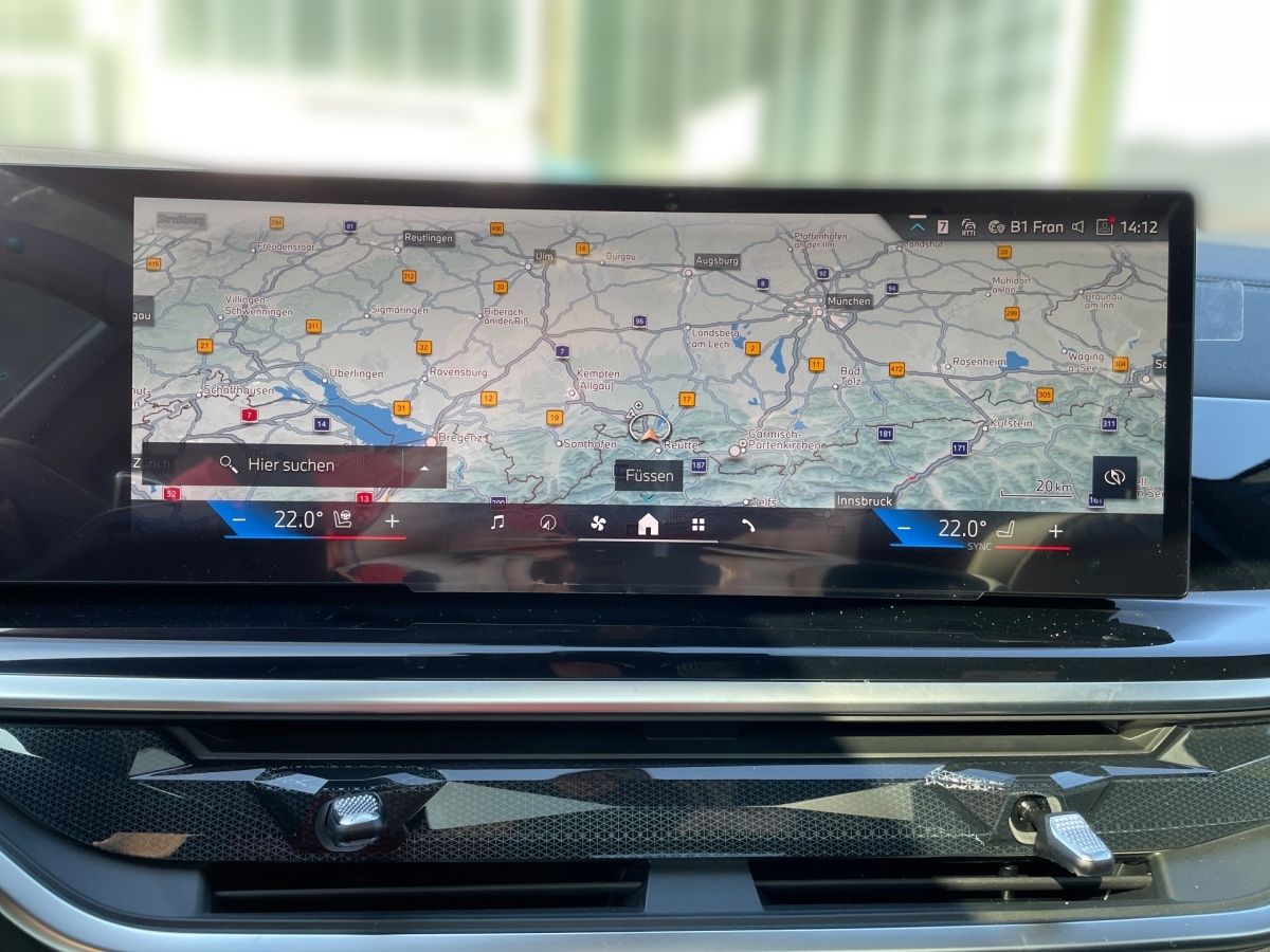 BMW X5 xDrive40d M Sport B&W KeyLess Pano STH AHK Ai