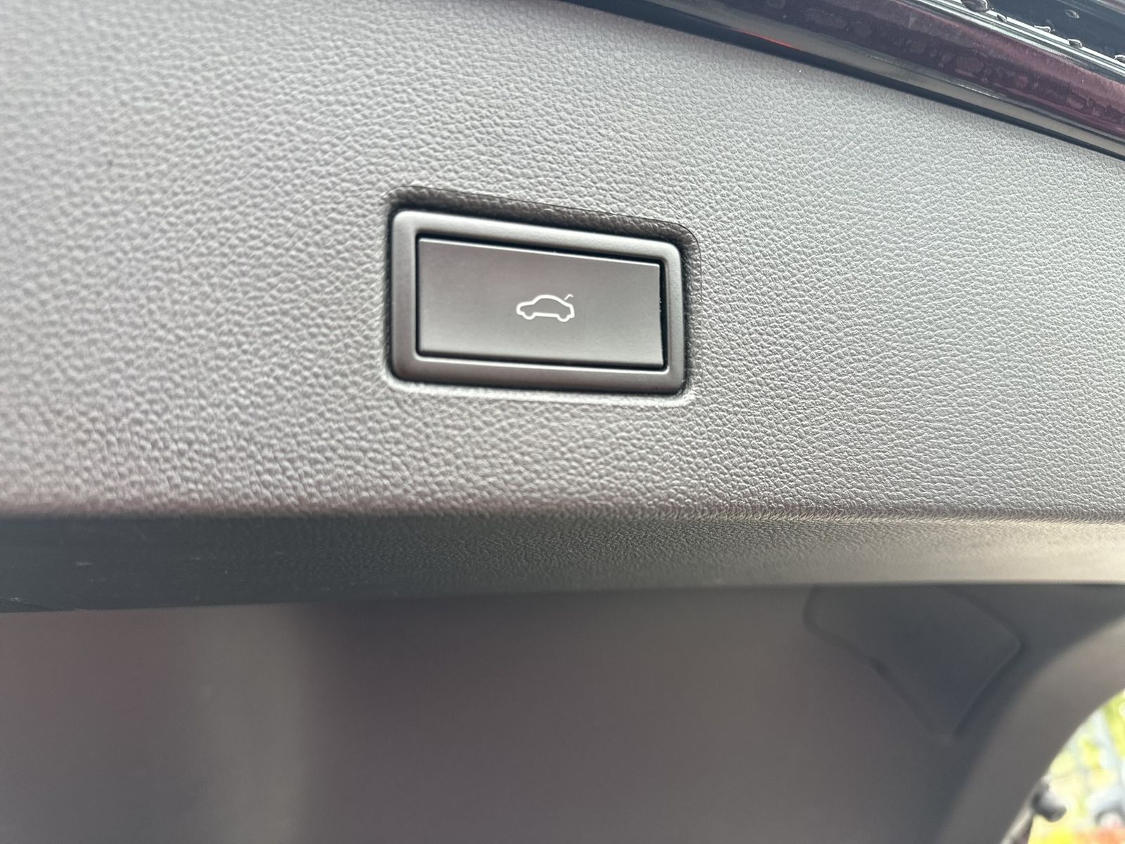 Volkswagen T-Roc 2.0 TDI United - Samsaru's Car Outlet