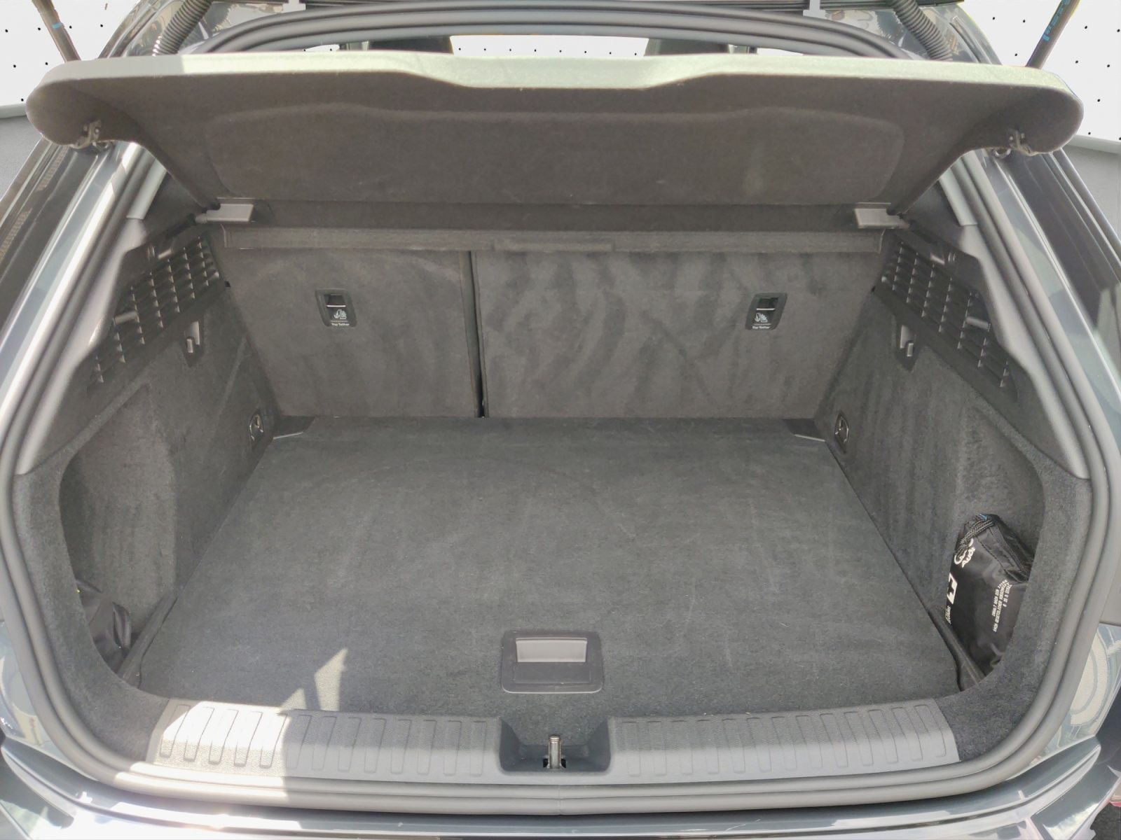 Audi A3 Sportback 30 TDI advanced - Samsaru's Car Outlet