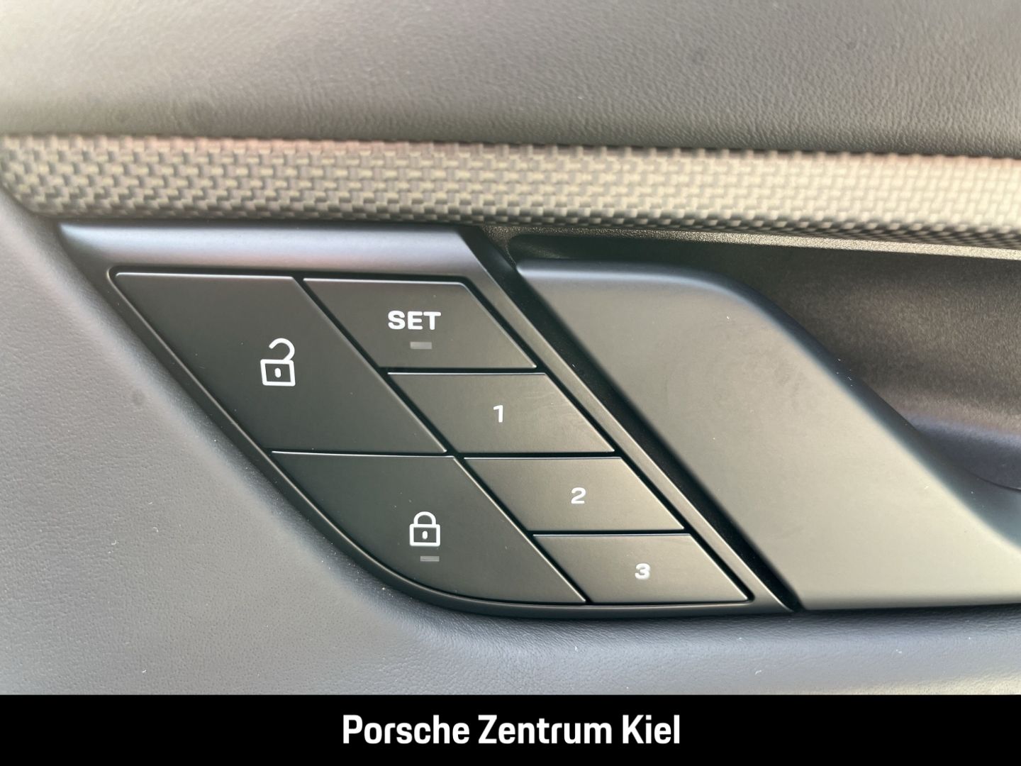 Porsche Taycan Turbo S Sport Turismo Burmester Sunshine-