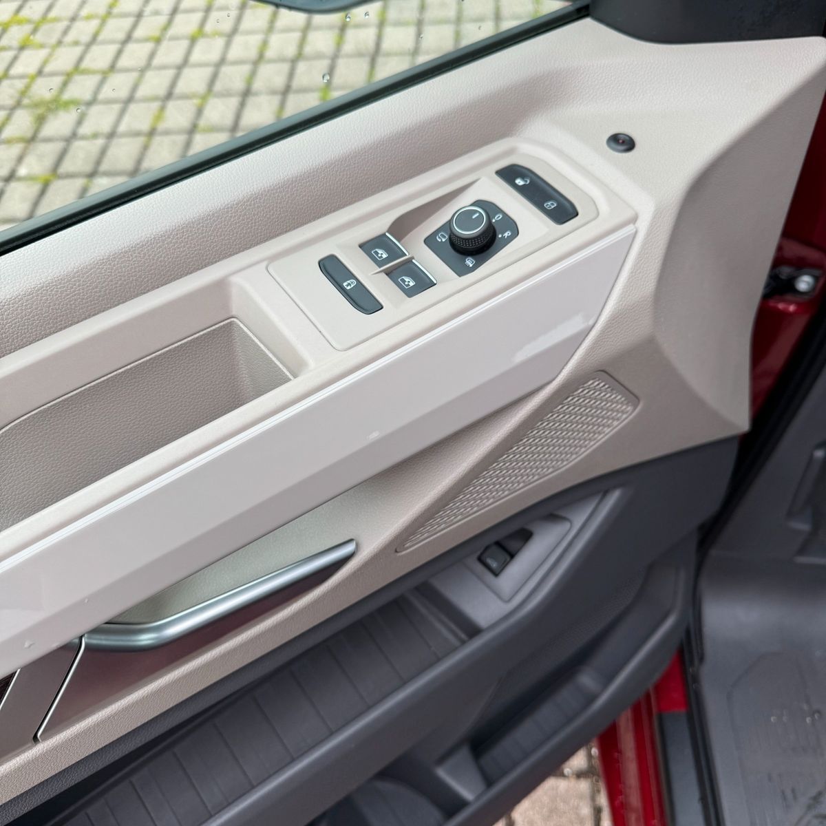 Volkswagen T7 Multivan 2.0 TDI - Samsaru's Car Outlet