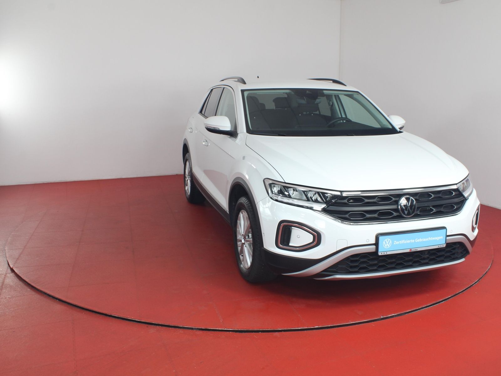 Volkswagen T-ROC Life 1.0TSI - Samsaru's Car Outlet
