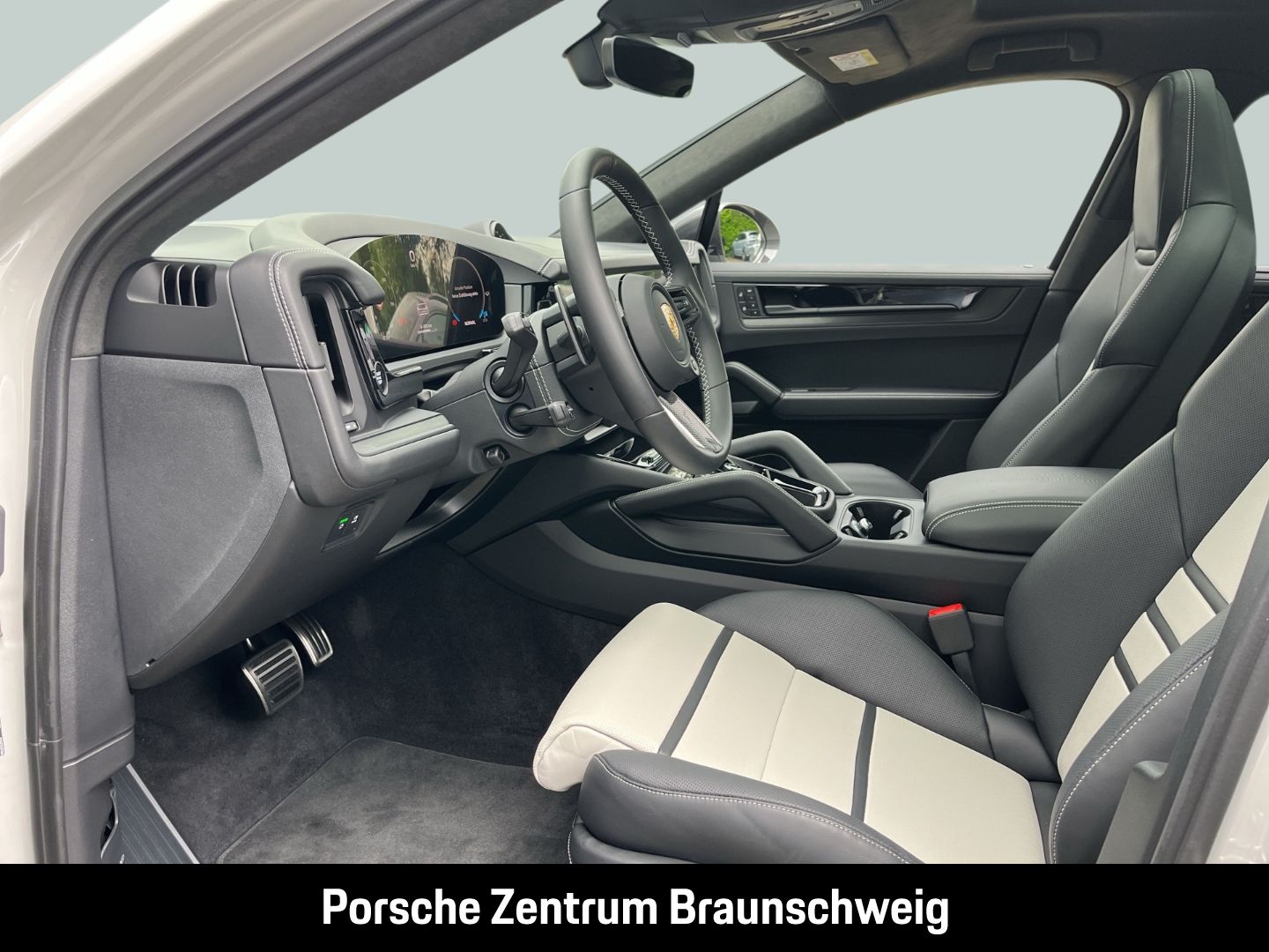 Porsche Cayenne GTS Coupe InnoDrive HA-Lenkung Head-Up