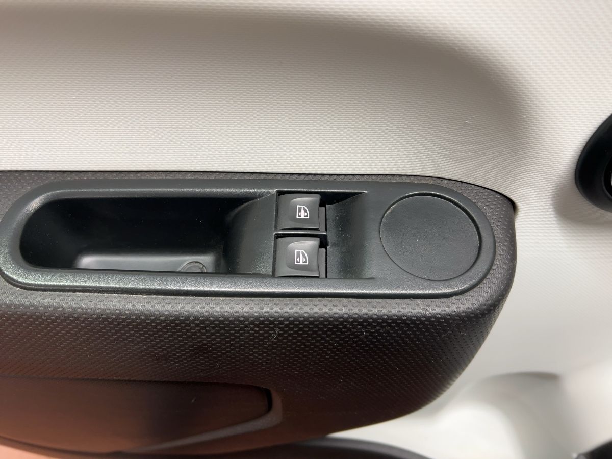 Renault Twingo ZEN ELECTRIC - Samsaru's Car Outlet