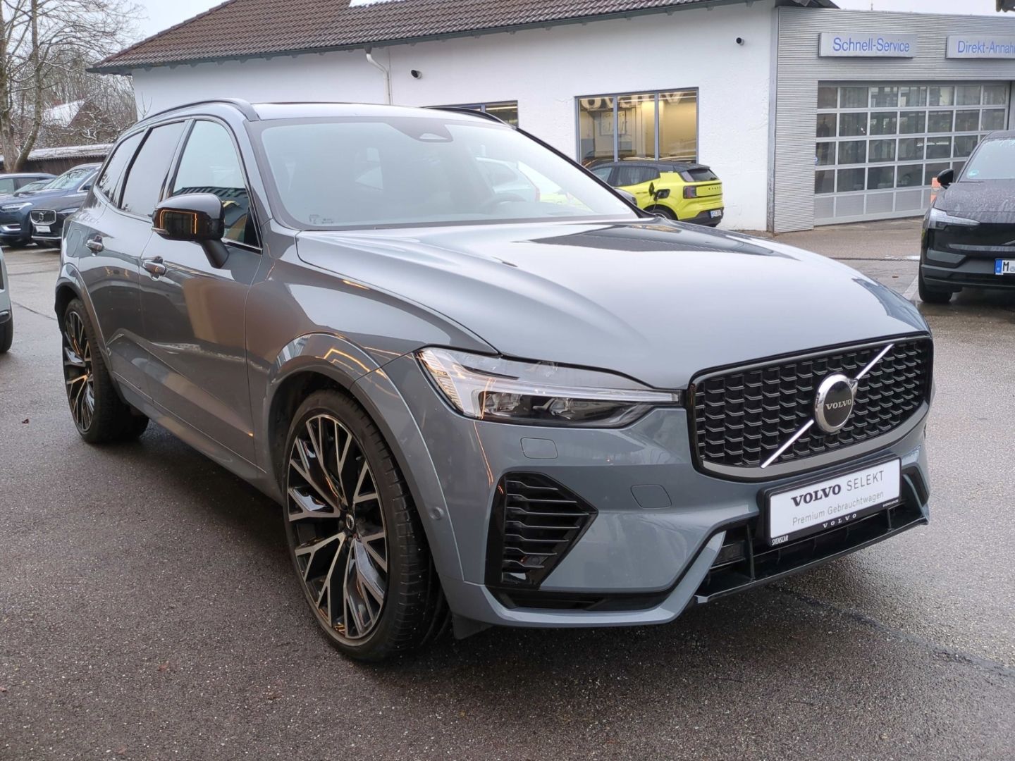 Volvo XC60 R Design Recharge Plug-In Hybrid AWD T8 Twi