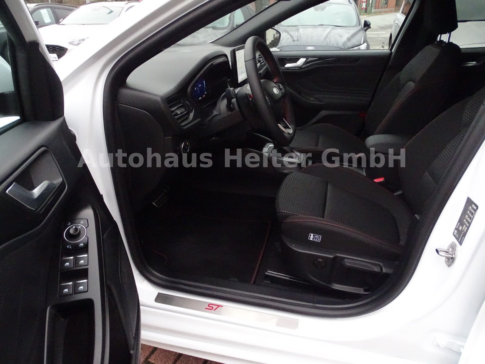 Ford Focus Aut. Turnier ST-Line X / AHK+SYNC4+B&O+ACC