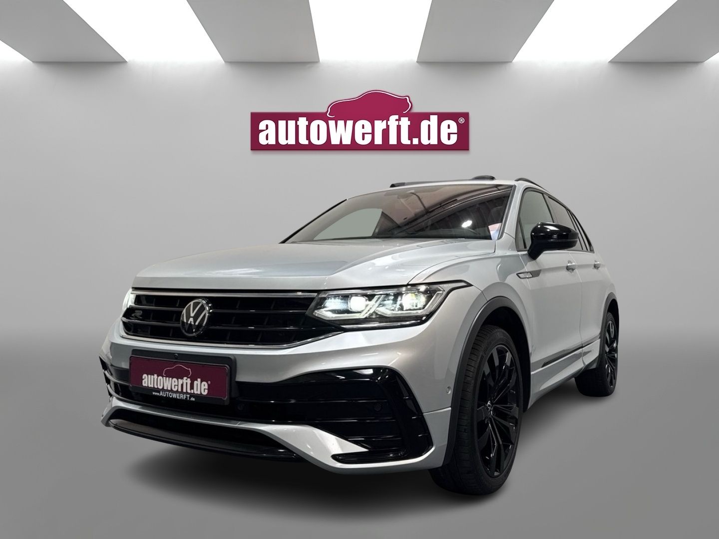 Volkswagen Tiguan 2.0 TDI 4M DSG R LINE BLACK PANO AHK MATR