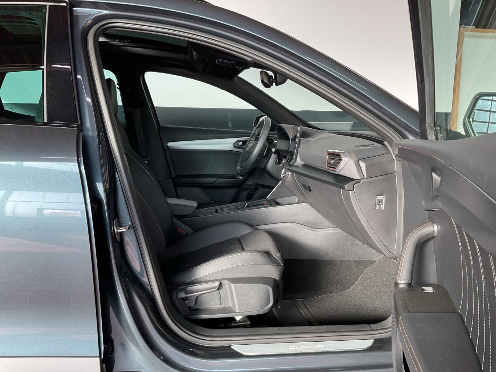 Cupra Formentor 1.4 DSG VZ NAVI LED AHK PANO 19Z