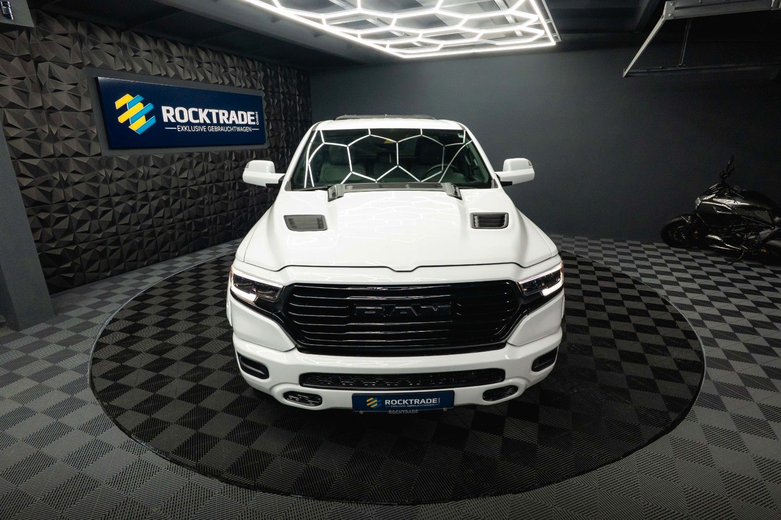 Dodge RAM 5.7 V8 HEMI 4x4 OFFROAD LONGBED Limited 19%