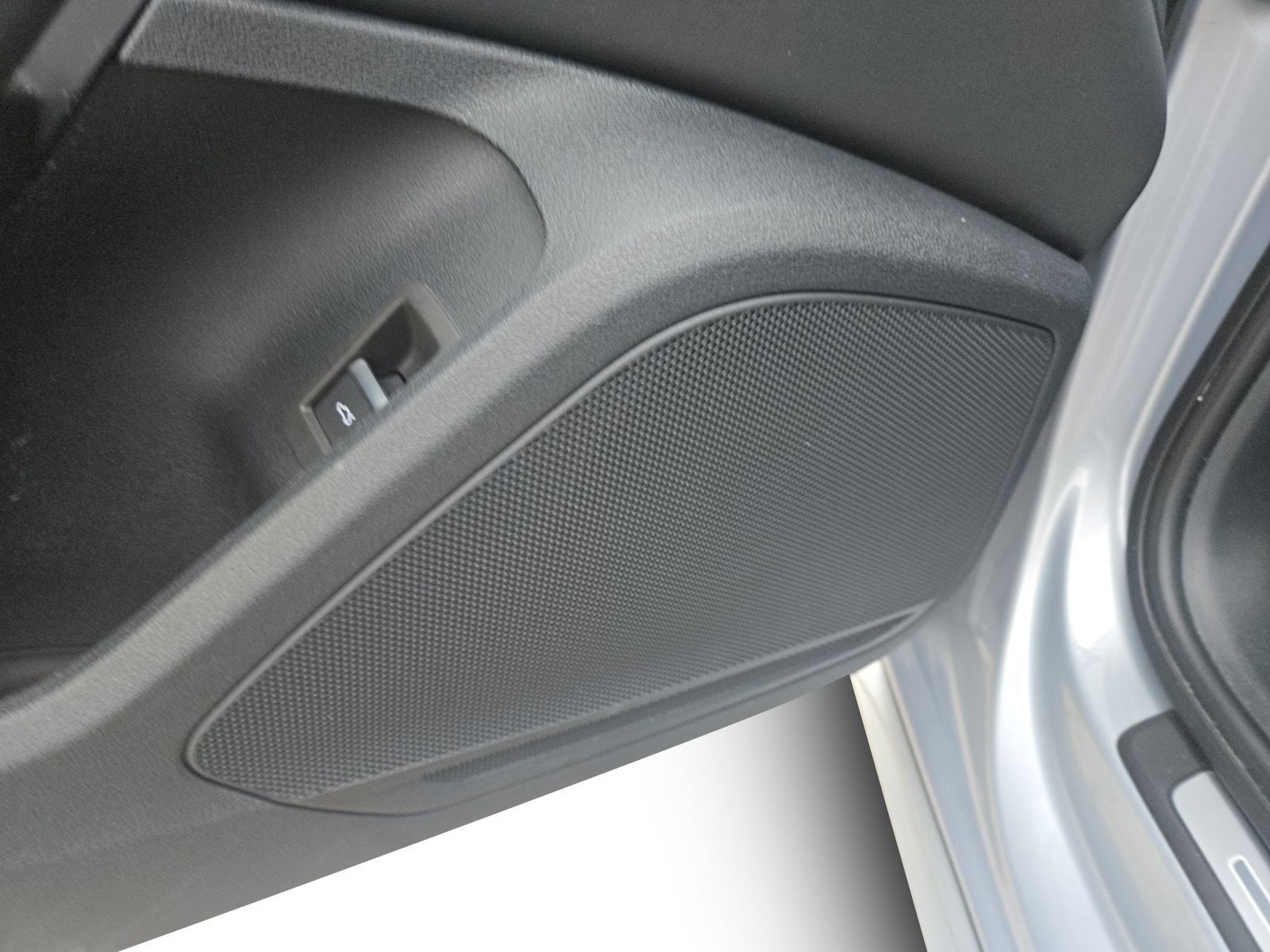 Audi A4 advanced 50 TDI MATRIX/2xPDC/NAVI/SHZ uvm.