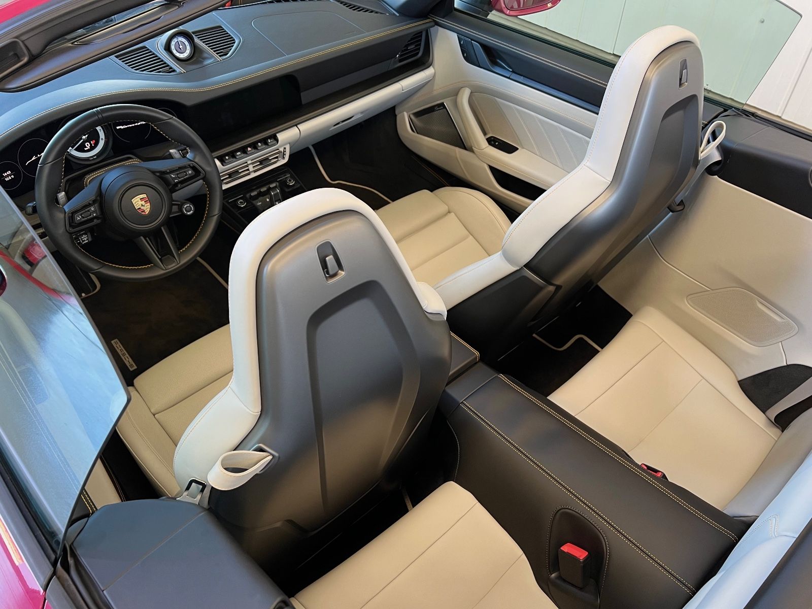 Porsche 992.1  4 GTS CABRIO PTS  LIFT HAL PCCB ExcManu