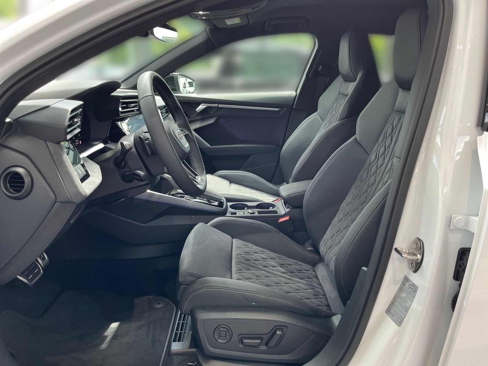 Audi A3 Limousine 35 TFSI S line - Samsaru's Car Outlet