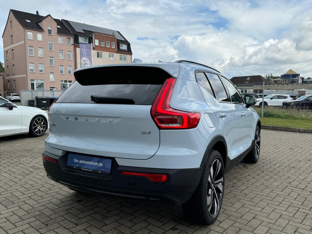 Volvo XC40 B4 Plus Dark 8-Fach AHK Aktionspreis