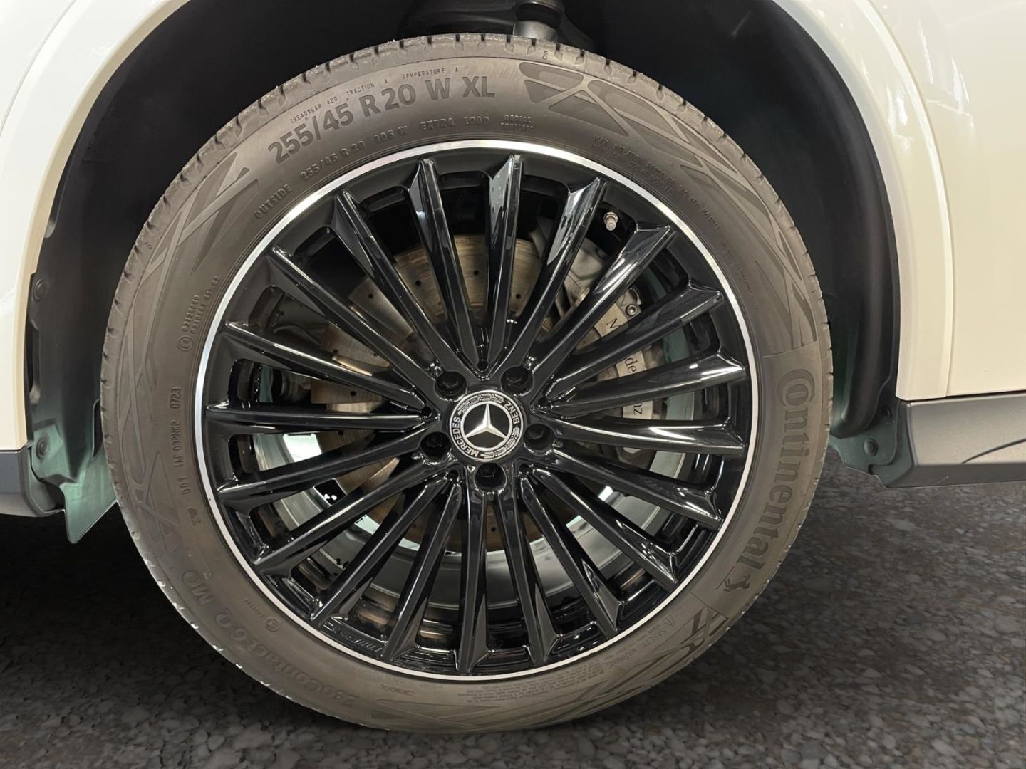 Mercedes-Benz GLC 300 d 4M AMG NIGHT STDHZ PANO AHK FAP+ 360°H