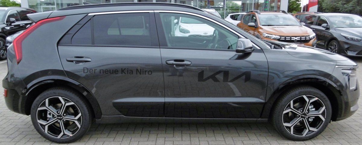 Kia Niro Spirit 1.6 Hybrid - Samsaru's Car Outlet