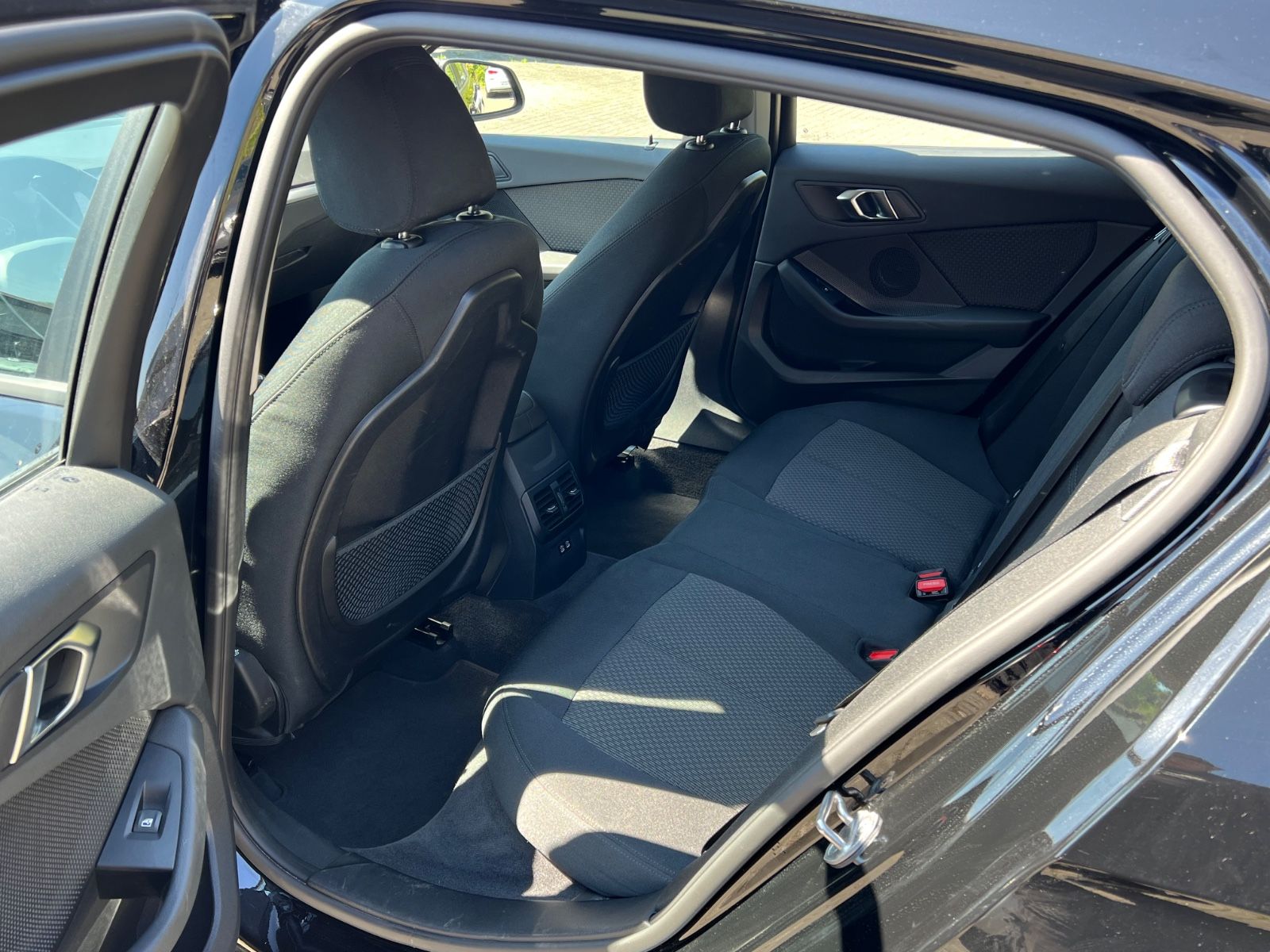 BMW 118 i Advantage Aut. - Samsaru's Car Outlet
