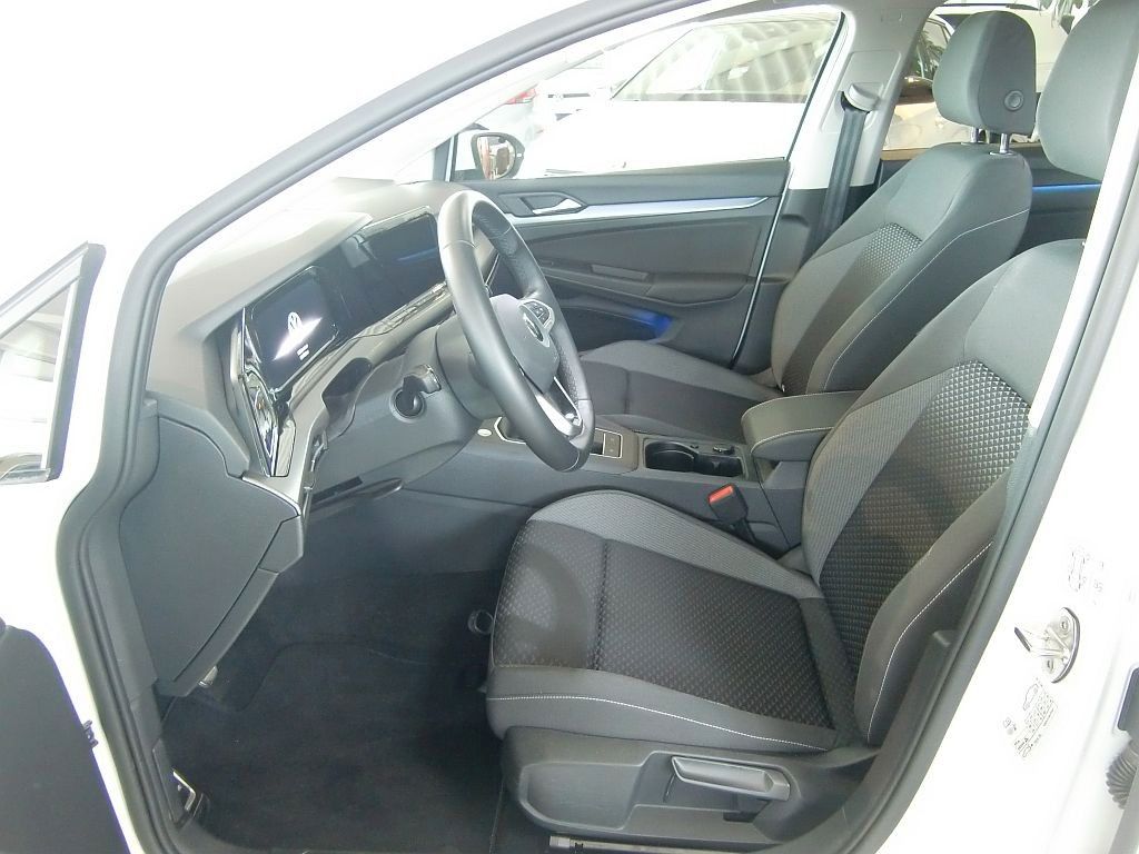Volkswagen Golf VIII 1.5TSI Active - Samsaru's Car Outlet