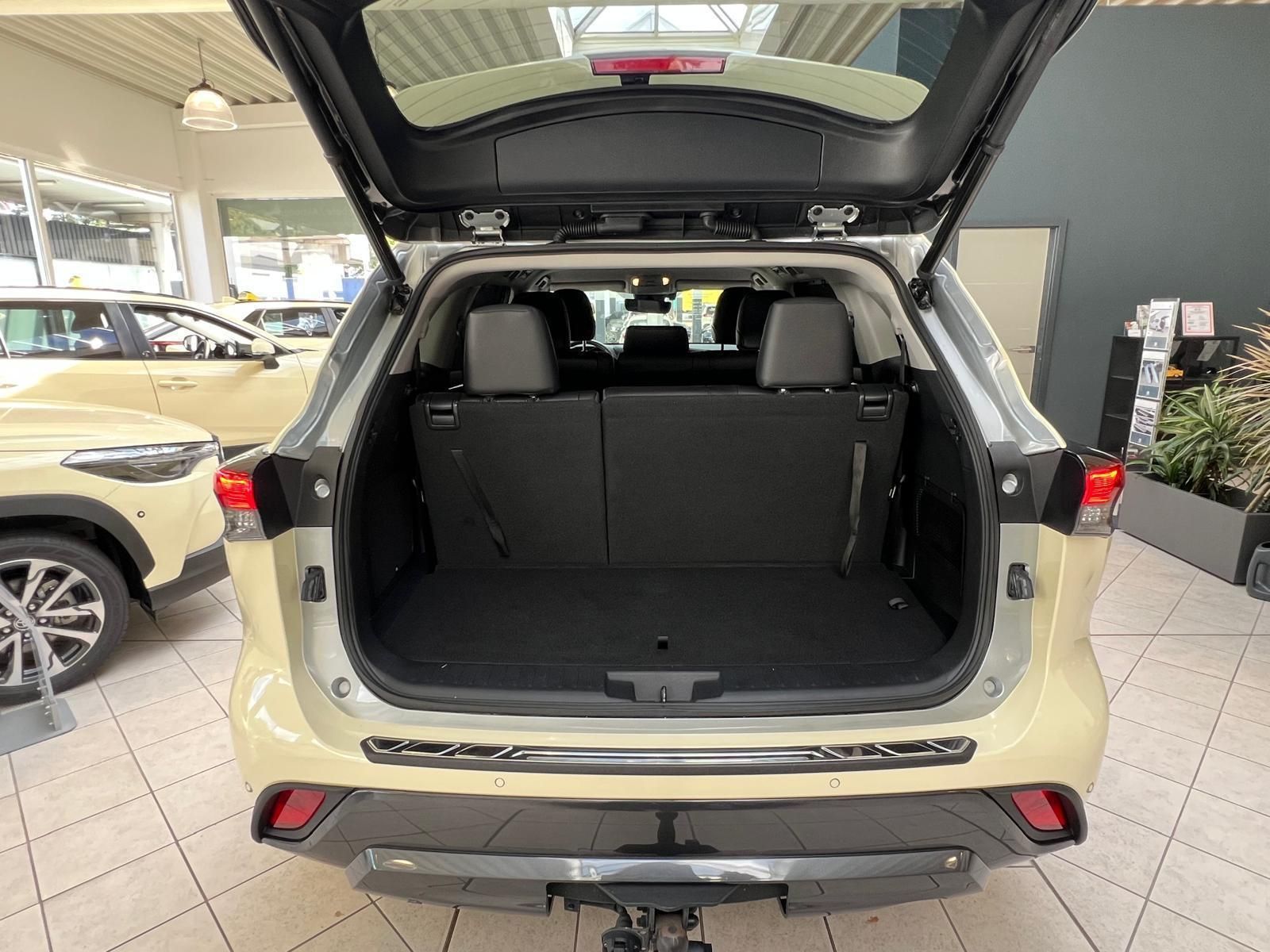 Toyota Highlander Executive Taxi