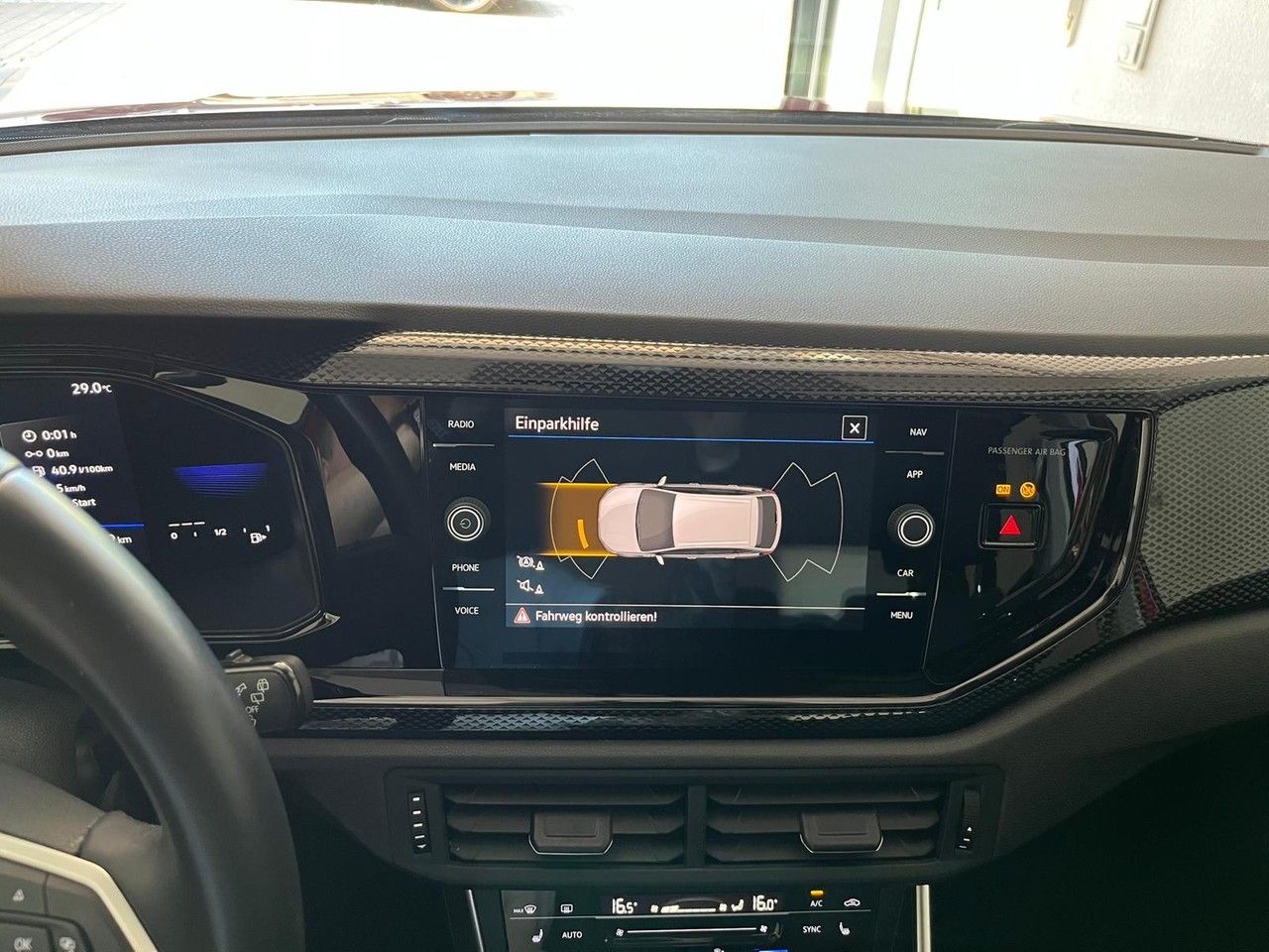 Volkswagen Taigo 1.0 TSI Life - Samsaru's Car Outlet