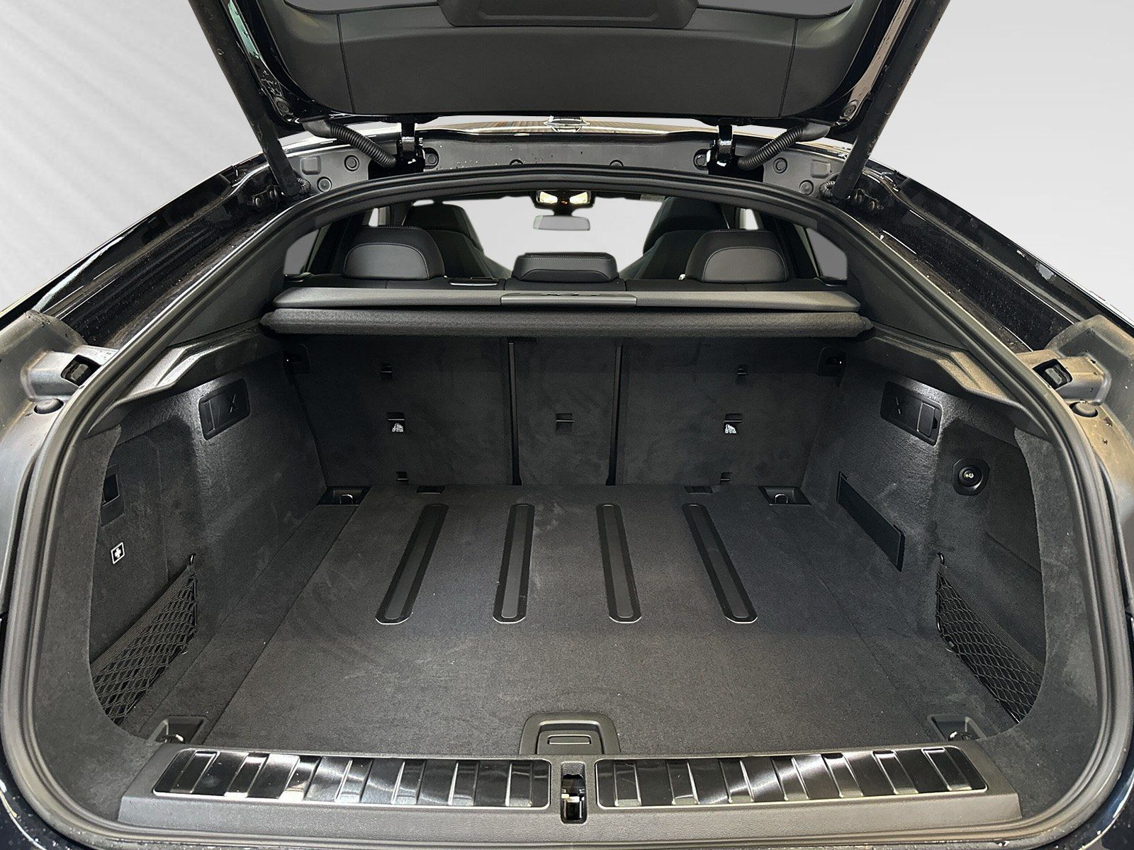 BMW X6 xDrive40i M Sport Pro|AHK|22"|Pano|DA&PA-Prof