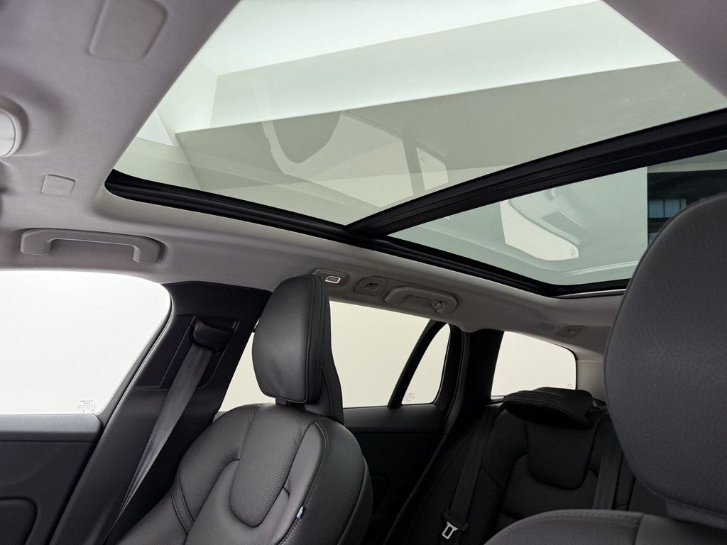 Volvo V60 Kombi T6 Plus Dark Recharge Plug-In Hybrid A