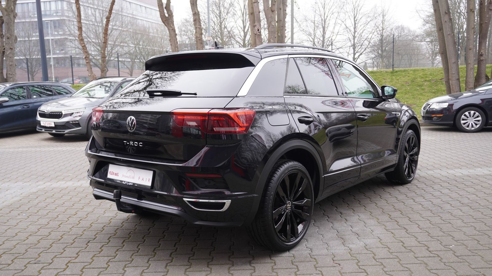 Volkswagen T-Roc 2.0 TDI R-Line - Samsaru's Car Outlet