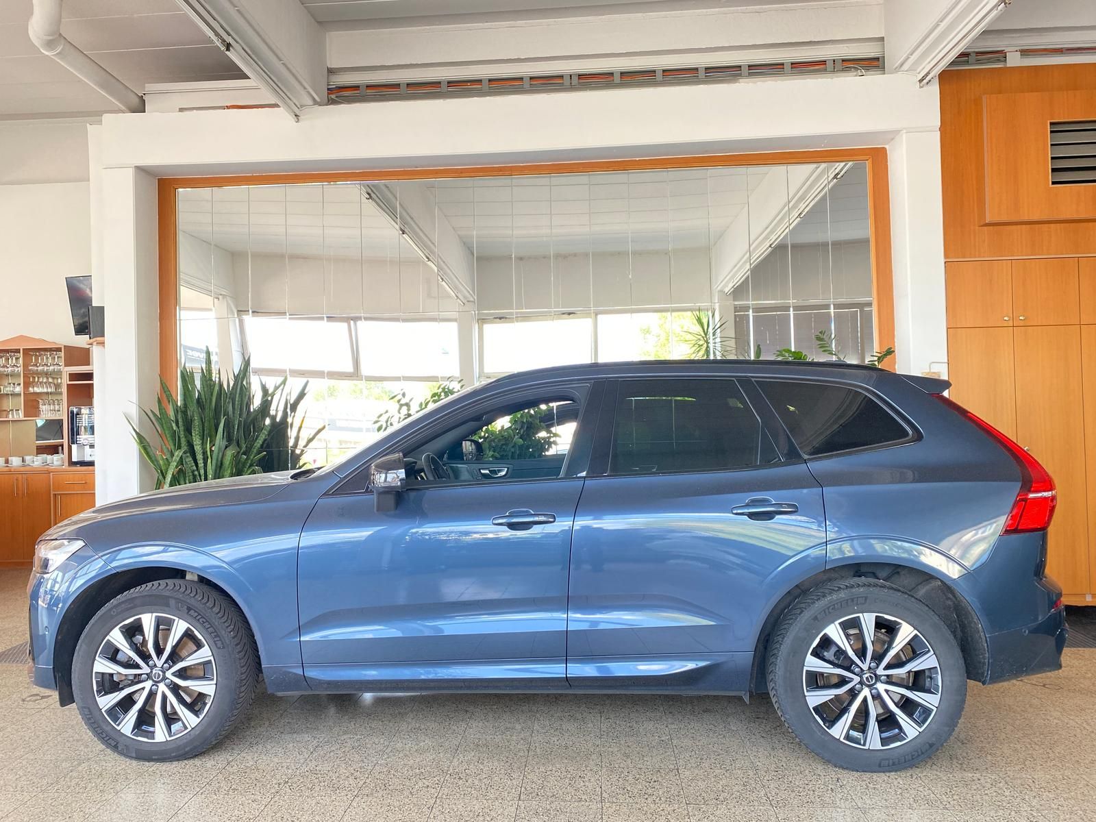 Volvo XC60 B4 Diesel Mild-Hybrid AWD Plus Dark