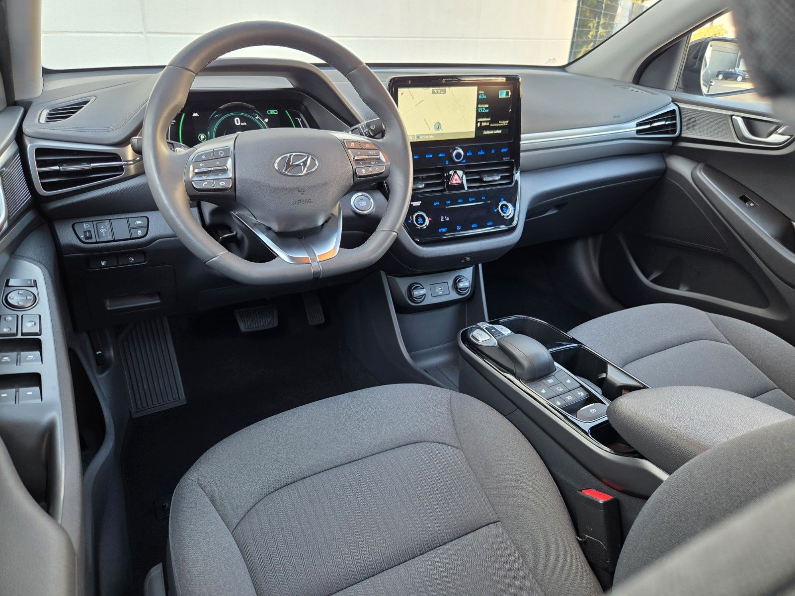 Hyundai IONIQ Elektro - Samsaru's Car Outlet