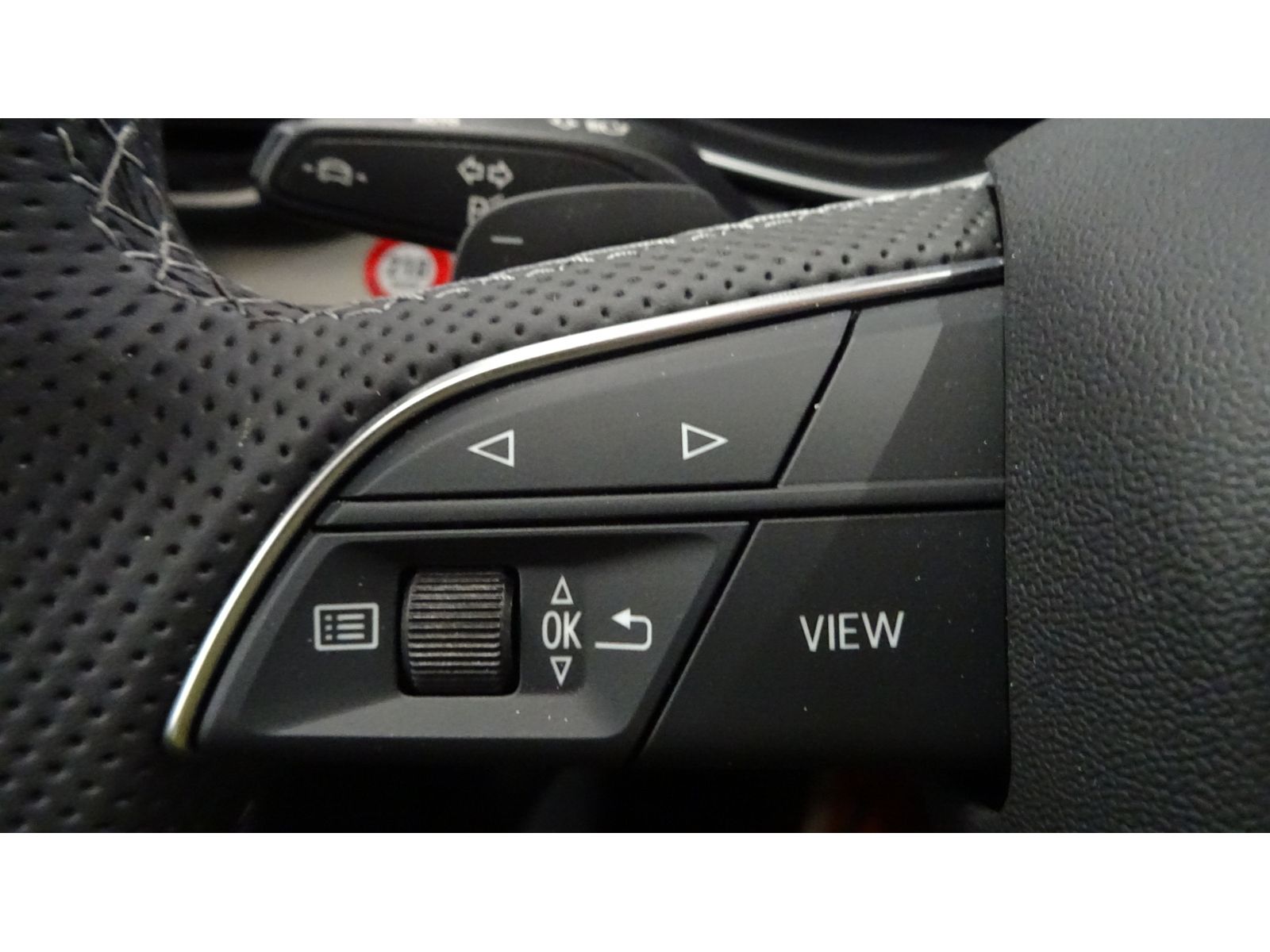 Audi Q5  40 2.0 TDI quattro S line  AHK, KLIMA, NAVI,
