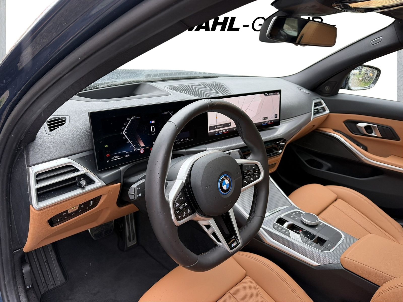 BMW 330e xDrive M Sport AHK Panorama eSitze HeadUp A