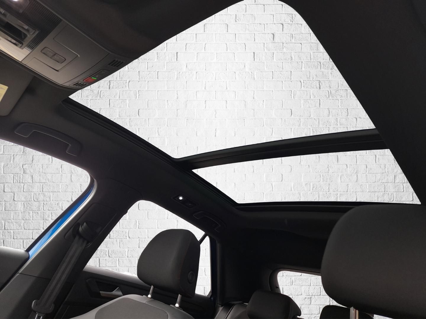 Volkswagen T-Roc Sport 1.5 TSI DSG - Samsaru's Car Outlet