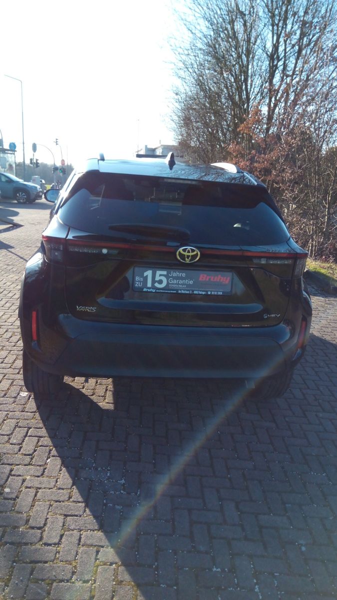 Toyota Yaris Cross 1,5-l-VVT-iE Teamplayer Safety P. V