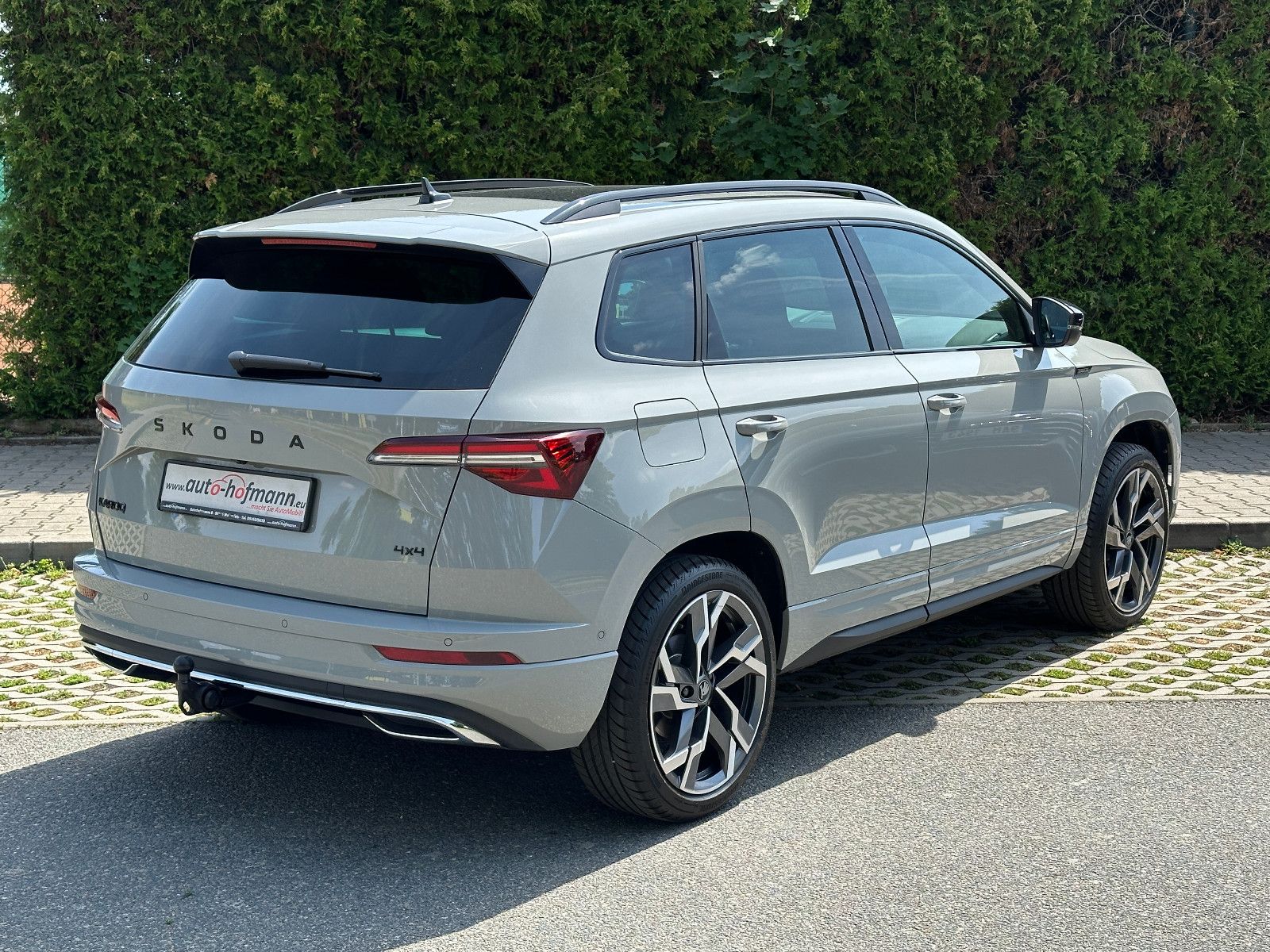Skoda 190PS 4x4 DSG Sportline PADACH STHZ LM19"AHK