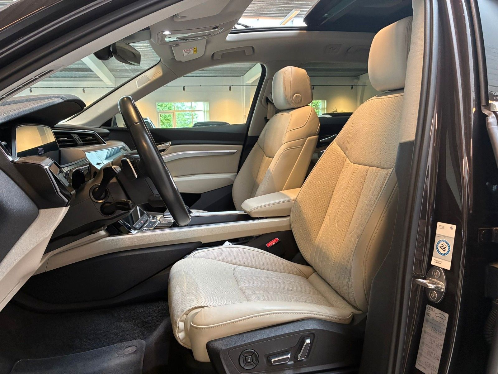 Audi Q8 e-tron 55 quattro S line+ACC+TRAILER+PANO+MEM