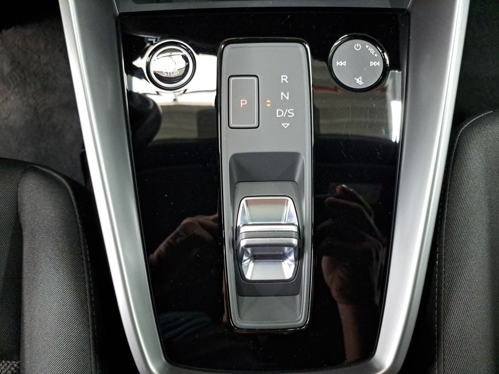 Audi A3 35 TFSI Sportback S tronic NAVI SHZ PDC ACC