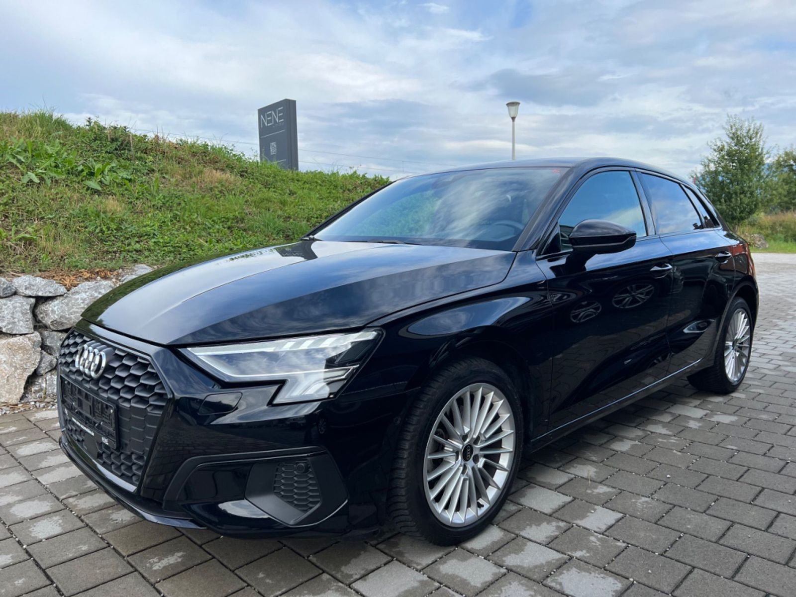 Audi A3 35 TFSI advanced - Samsaru's Car Outlet
