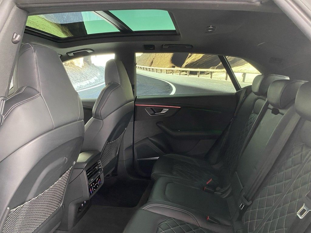 Audi Q8 50 TDI quattro S line PANO+AHK+CARBON+ACC+B&O