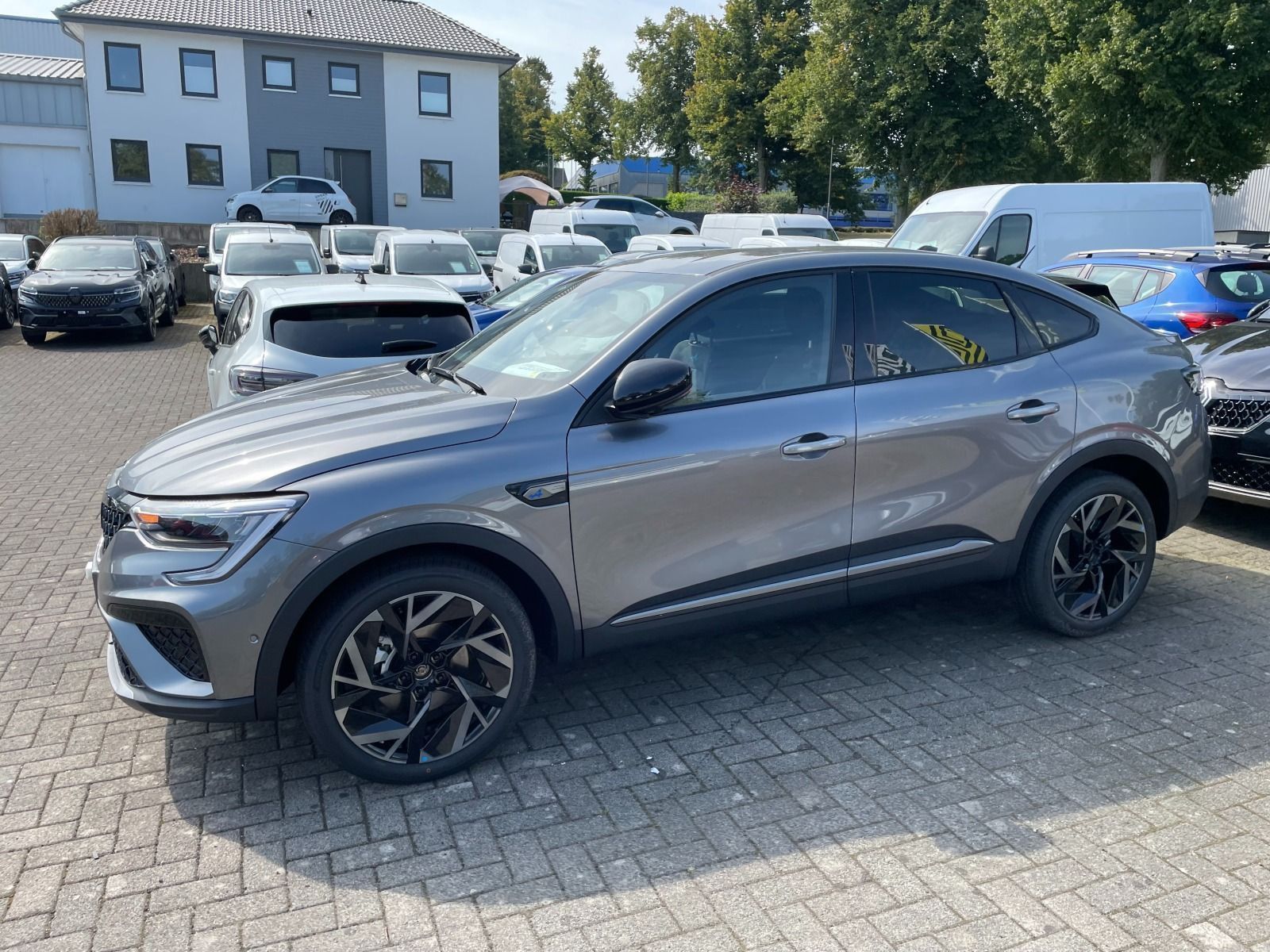 Renault Arkana Esprit Alpine E-Tech Full Hybrid - Samsaru's Car Outlet