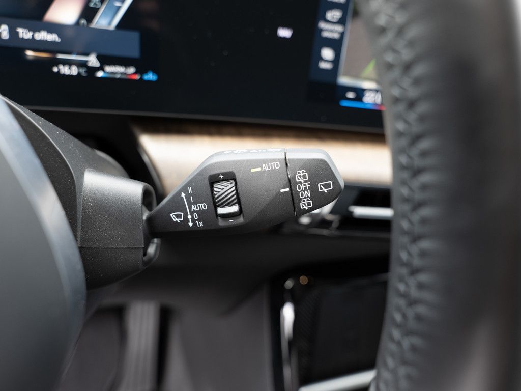 BMW X1 xDrive 23d X-Line - Samsaru's Car Outlet