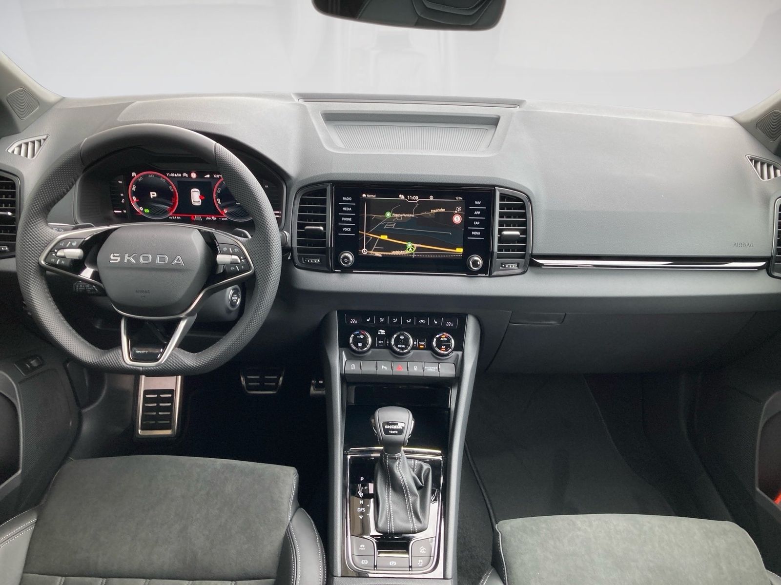 Skoda Karoq SPORTLINE 4X4 2.0TSI MATRIX.NAV.DSG.AHK.AM