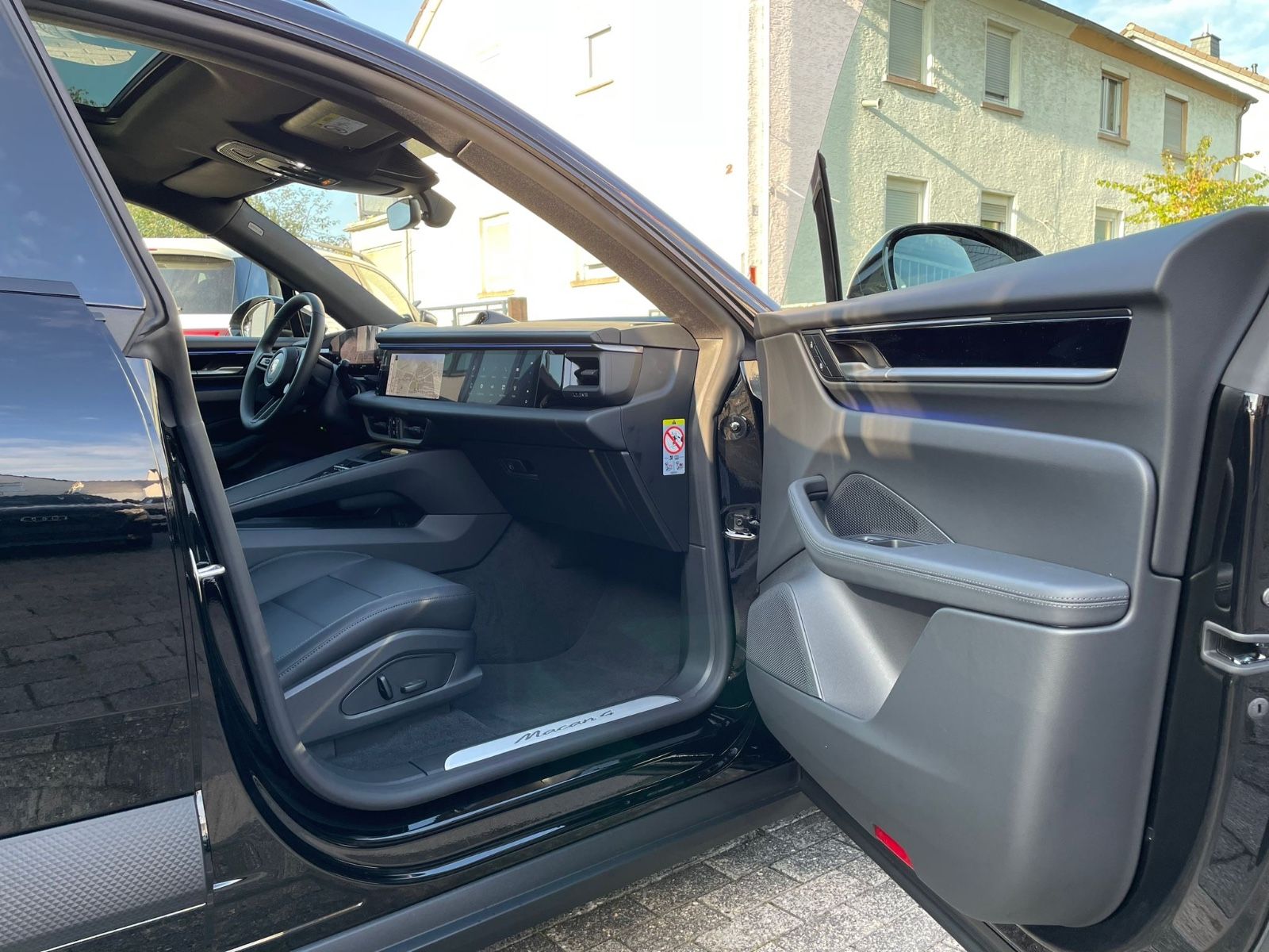 Porsche Macan 4 - Samsaru's Car Outlet