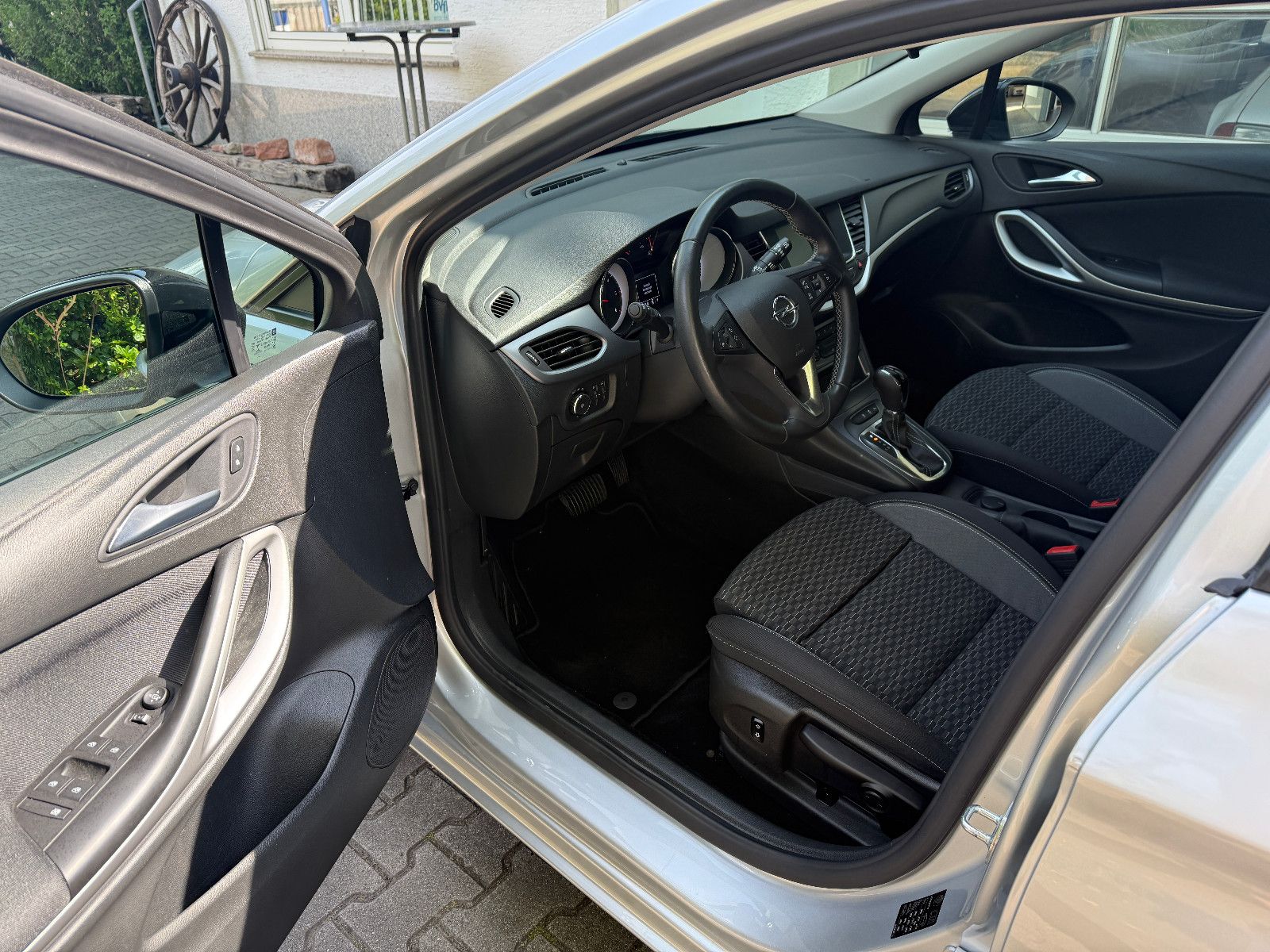 Opel Astra ST 1.5d Edition - Samsaru's Car Outlet
