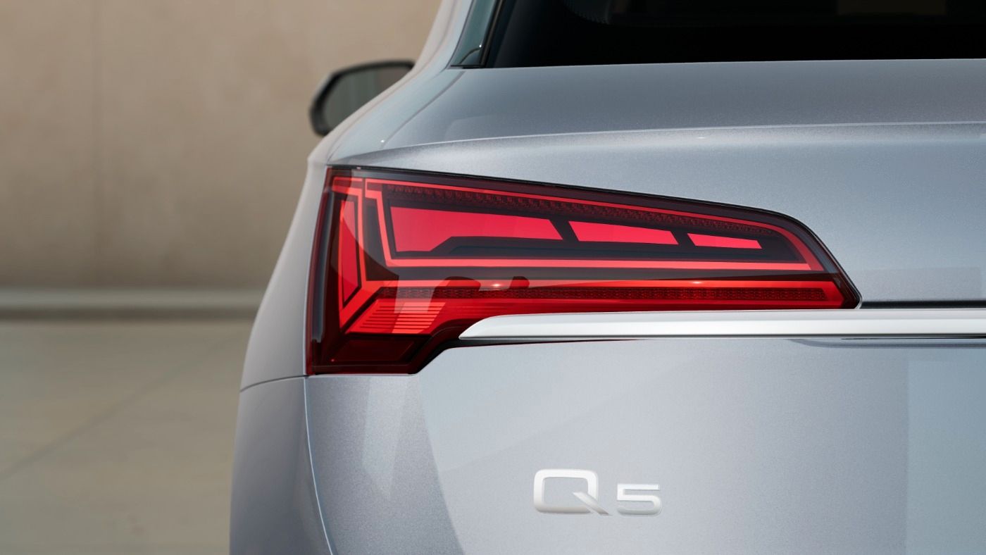 Audi Q5 SUV Advanced 45 TFSI quattro S tronic - Samsaru's Car Outlet